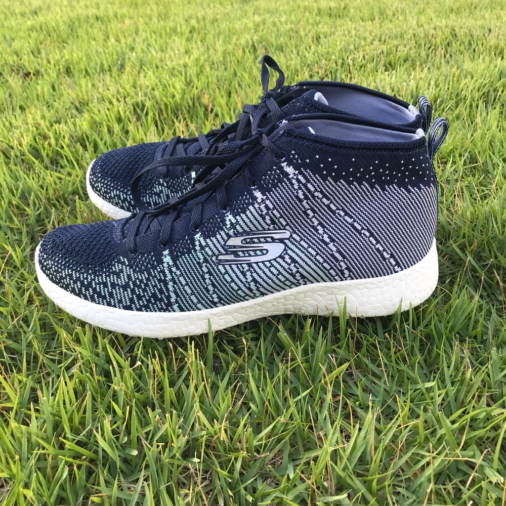 Sketchers lite weight Men’s shoes Sz 9 blue/white